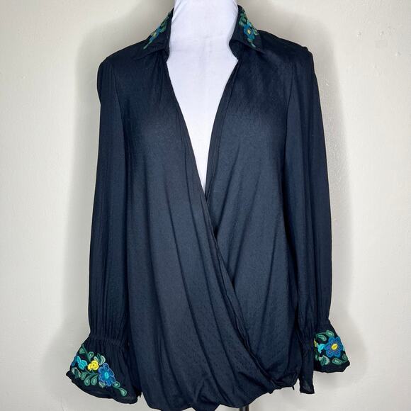 Double D Ranch Blouse SMALL Embroidered Floral Long Sleeve Surplice Black V-Neck - Picture 1 of 7